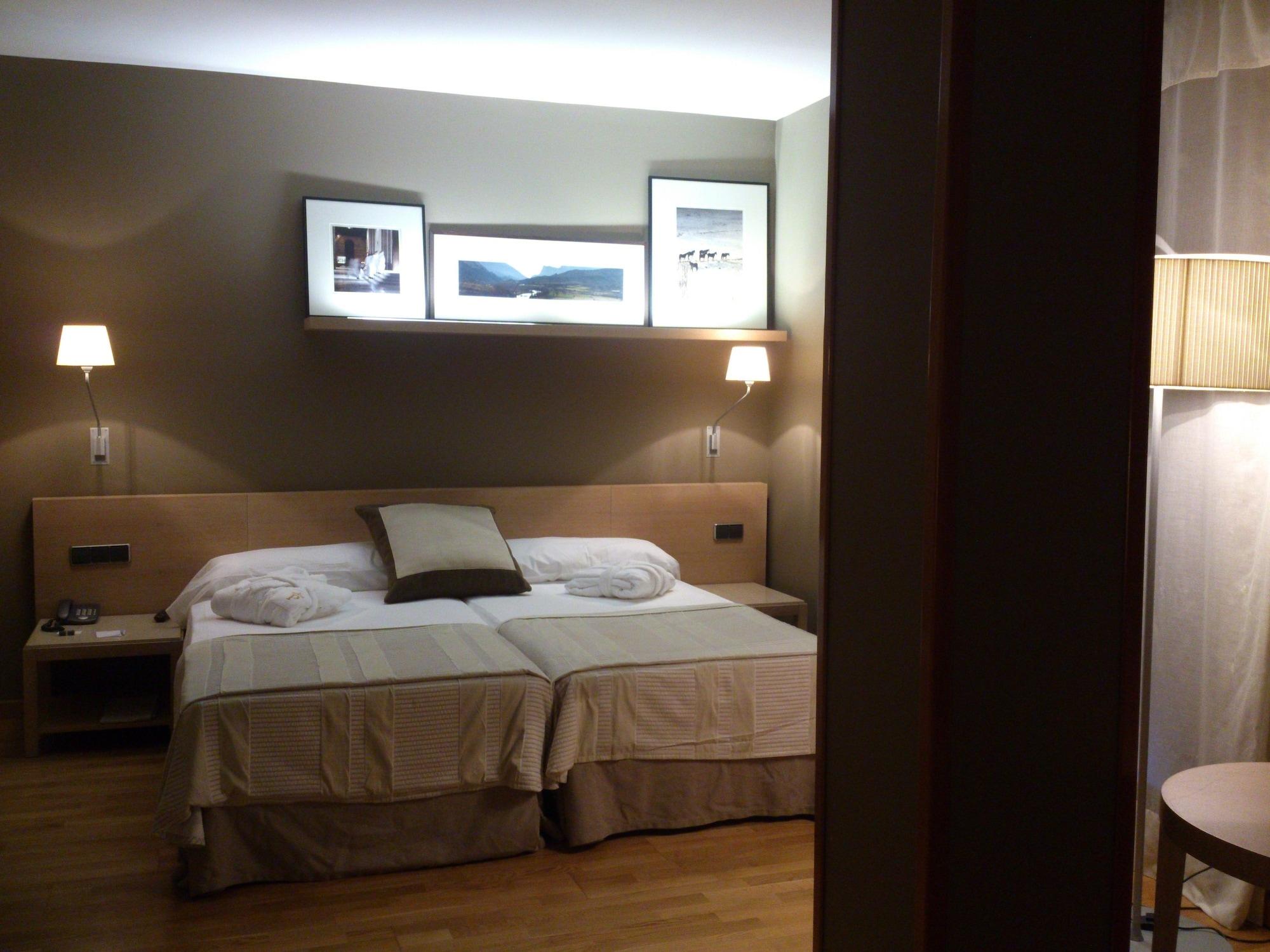 ปาราดอร์ เด ลา เซว ดี อูร์เกย Hotel ลาเซวดูร์เชย์ ภายนอก รูปภาพ