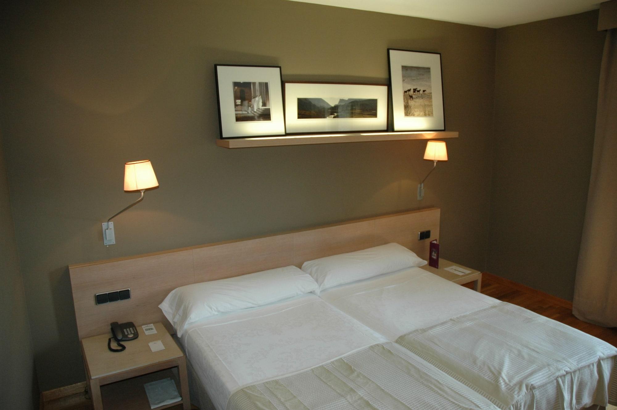 ปาราดอร์ เด ลา เซว ดี อูร์เกย Hotel ลาเซวดูร์เชย์ ภายนอก รูปภาพ